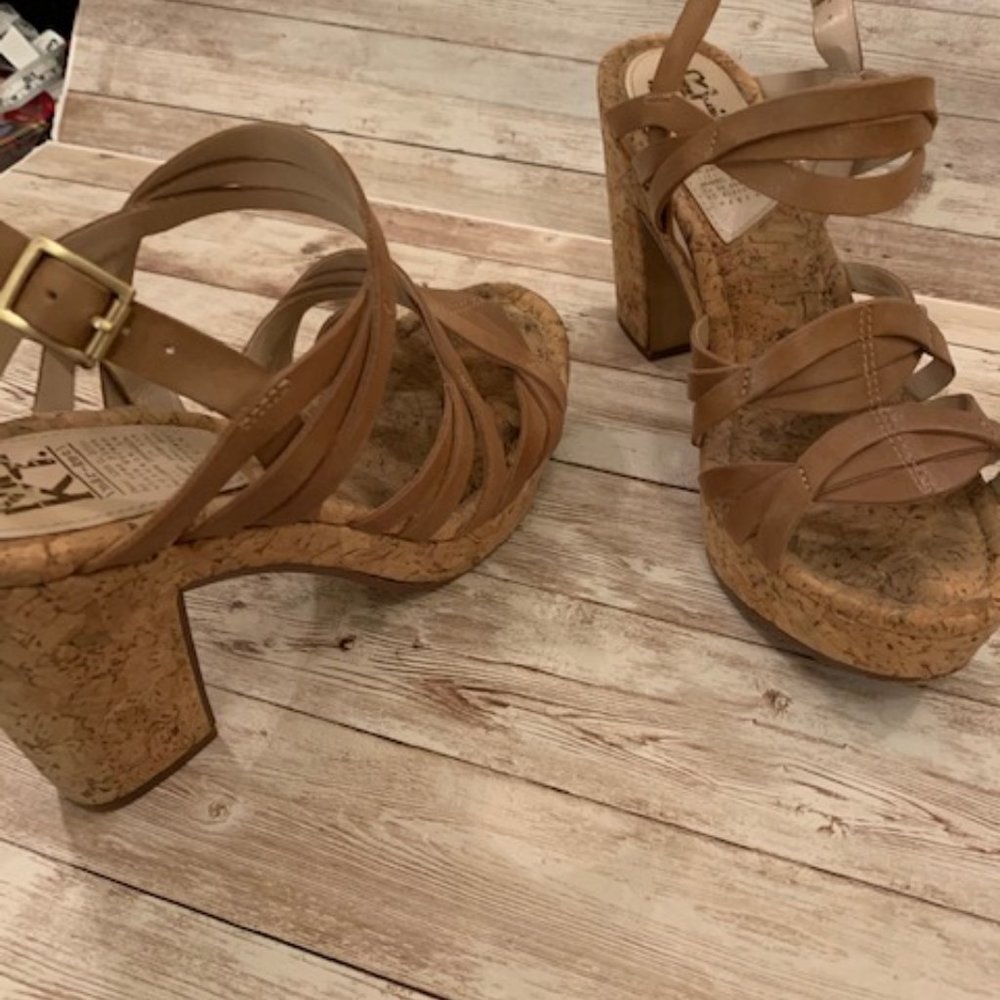 Market Cork Strappy Heeled Neutral Sandal - Picture 3 of 8